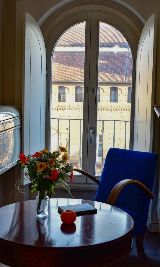 Appartamento Nel Cuore Di Torino Centro Bagian luar foto